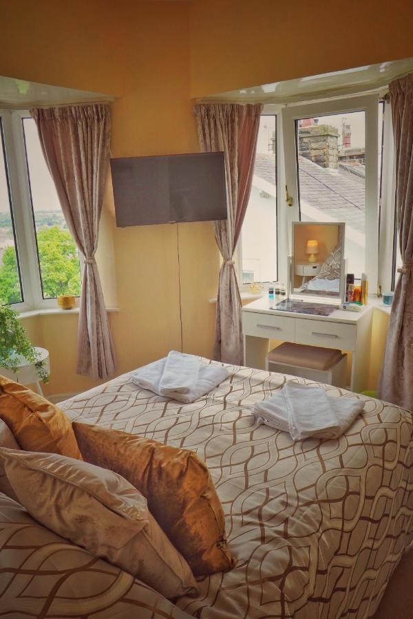 Alma Cliffe Guest House Barnoldswick Exterior foto